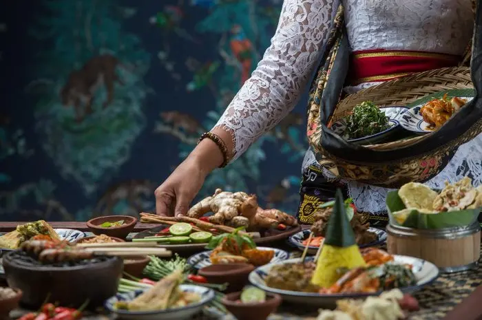 Culinary Destinations in Bali Offering Traditional Dishes with Unique Flavors and Exotic Ambiance