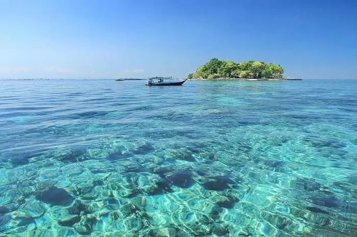 10 Islands in Makassar: A Paradise for Snorkeling Enthusiasts and Stunning Ocean Views